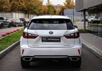 Подержанный автомобиль Lexus RX 2018 года (6 фото)