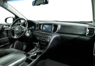 Подержанный автомобиль Kia Sportage 2017 года (9 фото)