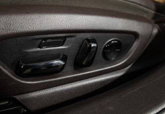 Подержанный автомобиль Lexus ES 2018 года (15 фото)