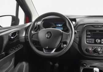 Подержанный автомобиль Renault Kaptur 2020 года (14 фото)