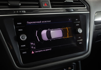 Подержанный автомобиль Volkswagen Tiguan 2019 года (17 фото)