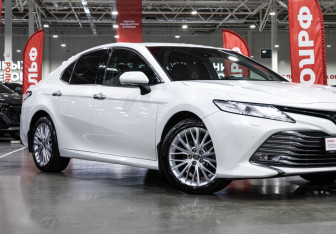 Подержанный автомобиль Toyota Camry Sedan 2020 года (5 фото)