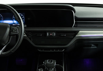 Подержанный автомобиль Hongqi HS5 2024 года (14 фото)