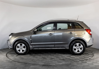 Подержанный автомобиль Opel Antara 2008 года (8 фото)