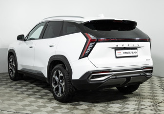 Подержанный автомобиль Geely Atlas 2023 года (7 фото)