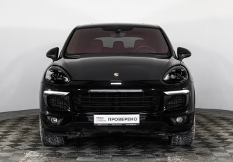 Подержанный автомобиль Porsche Cayenne 2014 года (3 фото)