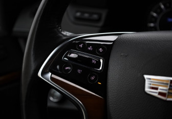 Подержанный автомобиль Cadillac Escalade Suv 2019 года (12 фото)