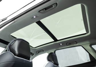 Подержанный автомобиль Geely Atlas 2024 года (15 фото)