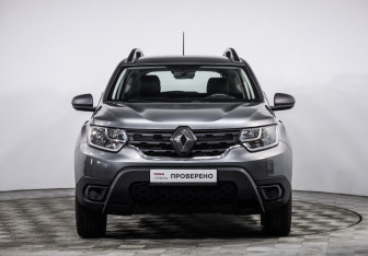 Подержанный автомобиль Renault Duster 2021 года (2 фото)