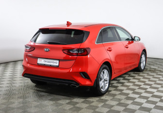 Подержанный автомобиль Kia Ceed Hatchback 2019 года (12 фото)