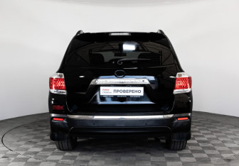 Подержанный автомобиль Toyota Highlander 2012 года (6 фото)