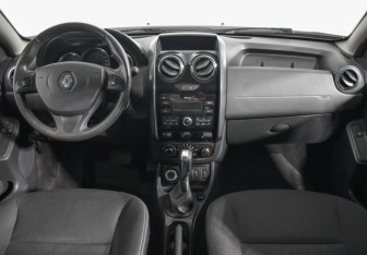 Подержанный автомобиль Renault Duster 2018 года (13 фото)