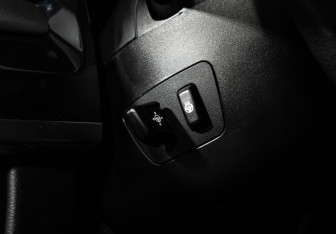 Подержанный автомобиль BMW X5 2015 года (23 фото)