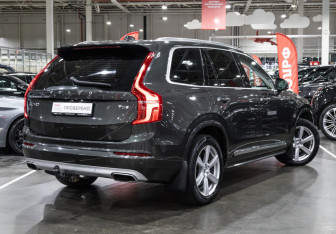 Подержанный автомобиль Volvo XC90 2018 года (7 фото)