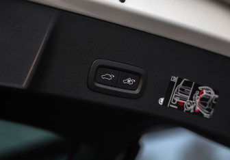 Подержанный автомобиль Volvo XC40 2021 года (36 фото)