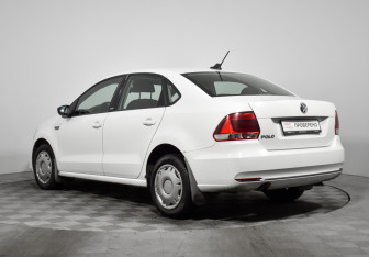 Подержанный автомобиль Volkswagen Polo Sedan 2017 года (7 фото)
