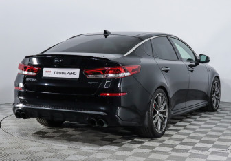 Подержанный автомобиль Kia Optima Sedan 2018 года (10 фото)