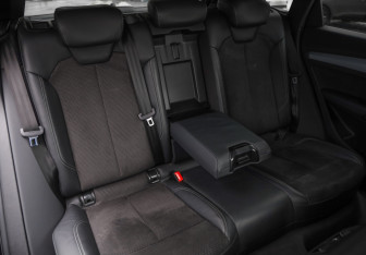 Подержанный автомобиль Audi Q5 2019 года (29 фото)