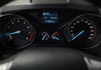 Подержанный автомобиль Ford Kuga 2016 года (12 фото)
