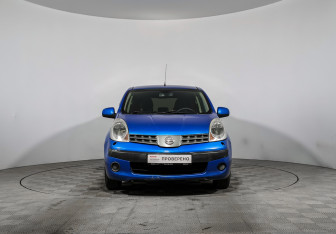 Подержанный автомобиль Nissan Note 2007 года (2 фото)