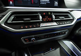 Подержанный автомобиль BMW X6 M 2021 года (19 фото)