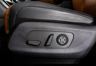 Подержанный автомобиль Kia Carnival 2021 года (32 фото)