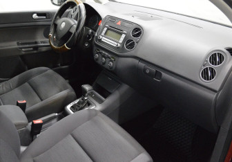 Подержанный автомобиль Volkswagen Golf Hatchback 2007 года (12 фото)