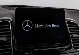 Подержанный автомобиль Mercedes-Benz GLE 2016 года (18 фото)