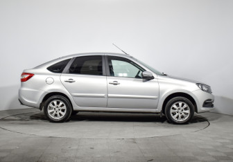Подержанный автомобиль LADA (ВАЗ) Granta Hatchback 2022 года (4 фото)