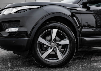 Подержанный автомобиль Land Rover Range Rover Evoque 2014 года (3 фото)