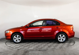 Подержанный автомобиль Mitsubishi Lancer Sedan 2008 года (8 фото)