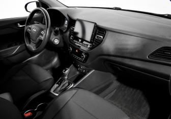 Подержанный автомобиль Hyundai Solaris Sedan 2020 года (12 фото)