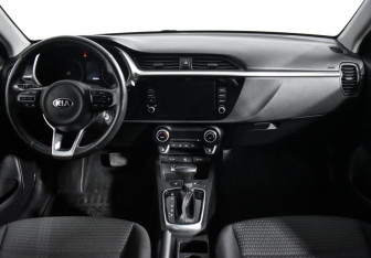 Подержанный автомобиль Kia Rio Sedan 2020 года (14 фото)