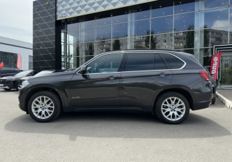 Подержанный автомобиль BMW X5 2013 года (8 фото)