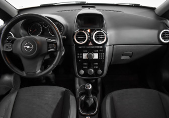 Подержанный автомобиль Opel Corsa 2007 года (14 фото)