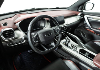 Подержанный автомобиль Geely Coolray 2021 года (11 фото)