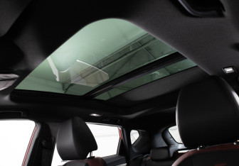 Подержанный автомобиль Geely Coolray 2022 года (21 фото)