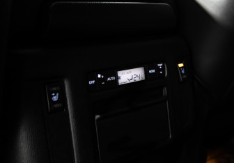 Подержанный автомобиль Infiniti QX80 2014 года (25 фото)