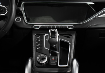 Подержанный автомобиль Geely Atlas Pro 2022 года (17 фото)