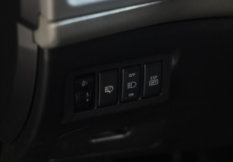 Подержанный автомобиль Nissan X-Trail 2008 года (16 фото)