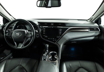Подержанный автомобиль Toyota Camry Sedan 2020 года (13 фото)