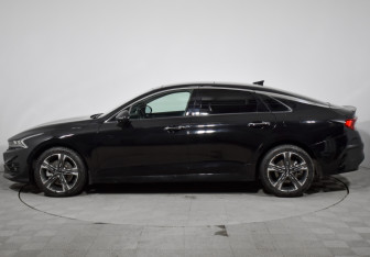Подержанный автомобиль Kia K5 2020 года (8 фото)