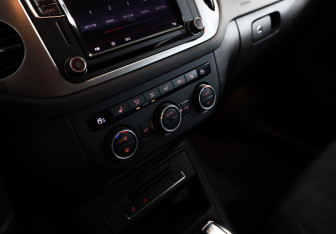 Подержанный автомобиль Volkswagen Tiguan 2016 года (12 фото)