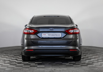 Подержанный автомобиль Ford Mondeo Sedan 2016 года (6 фото)