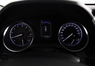 Подержанный автомобиль Toyota Camry Sedan 2019 года (11 фото)