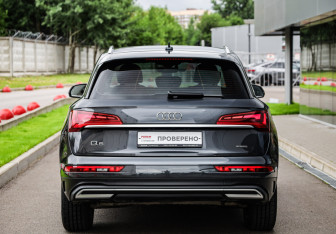 Подержанный автомобиль Audi Q5 2021 года (7 фото)