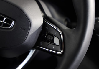 Подержанный автомобиль Geely Monjaro 2024 года (13 фото)