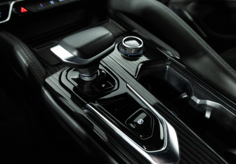 Подержанный автомобиль Geely Monjaro 2024 года (17 фото)