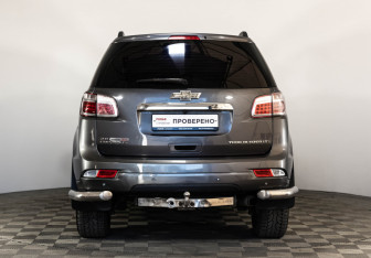 Подержанный автомобиль Chevrolet TrailBlazer 2014 года (6 фото)