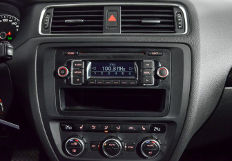 Подержанный автомобиль Volkswagen Jetta Sedan 2013 года (18 фото)